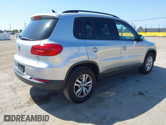 2017 Volkswagen Tiguan S z VIN WVGAV7AX5HK016877, wystawiony jako IAAI lot #42174845 z przebiegiem 99 334 mil mil oraz . Historia ofert i sprzedaży dostępna na DreamBid. Obrazek 4.