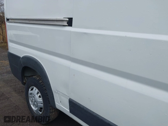 2015 Ram ProMaster Cargo with VIN 3C6TRVBG9FE512566, listed as a IAAI auction lot 41854974 with 137,519 mi miles and . Bid and sale history available at carsss.com. Image 6.