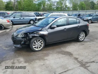 2012 Mazda 3 S Grand Touring z VIN JM1BL1W51C1569950, wystawiony jako Copart lot #55439745 z przebiegiem 127 977 mil mil oraz Szkoda całkowita • Salvage title. Historia ofert i sprzedaży dostępna na DreamBid. Obrazek 1.