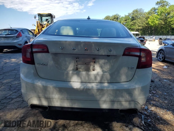 2016 Volvo S60 T5 Drive-E Premier z VIN YV126MFK8G2390619, wystawiony jako Copart lot #57810155 z przebiegiem 87 272 mil mil oraz Szkoda całkowita • Salvage title. Historia ofert i sprzedaży dostępna na DreamBid. Obrazek 6.