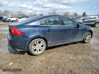 2012 Volvo S60 T5 with VIN YV1622FS3C2128809, listed as a Copart auction lot 52240155 with 138,307 mi miles and Salvage Title. Bid and sale history available at carsss.com. Image 3.