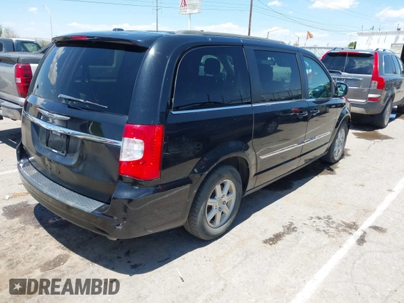 2012 Chrysler Town & Country Touring z VIN 2C4RC1BGXCR313730, wystawiony jako IAAI lot #42431498 z przebiegiem 139 945 mil mil oraz . Historia ofert i sprzedaży dostępna na DreamBid. Obrazek 4.