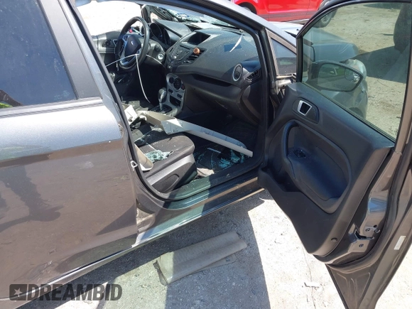 2015 Ford Fiesta SE with VIN 3FADP4BJXFM210840, listed as a IAAI auction lot 41959967 with Not Provided miles. Bid and sale history available at carsss.com. Image 5.
