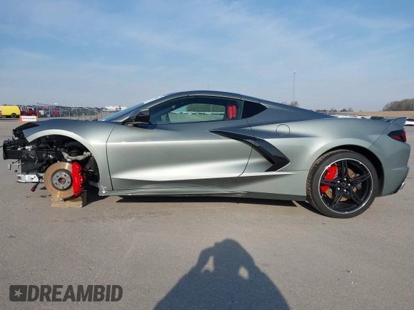 2024 Chevrolet Corvette 2LT z VIN 1G1YB2D47R5112325, wystawiony jako IAAI lot #42007944 z przebiegiem 11 725 mil mil oraz . Historia ofert i sprzedaży dostępna na DreamBid. Obrazek 15.