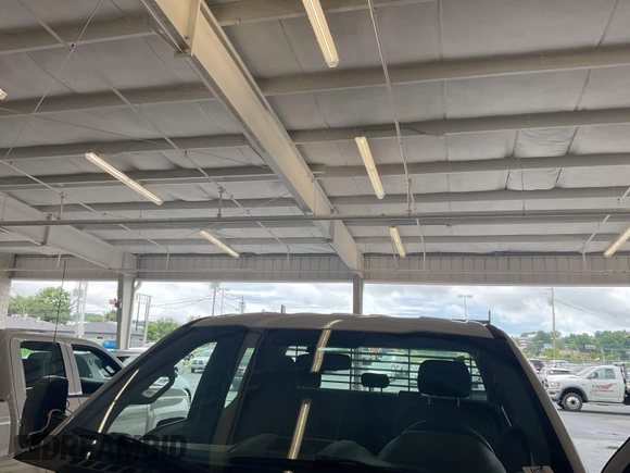 2019 Ford F-250 XL z VIN 1FT7X2B64KEC60947, wystawiony jako IAAI lot #42674456 z przebiegiem 117 379 mil mil oraz . Historia ofert i sprzedaży dostępna na DreamBid. Obrazek 27.