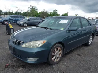 2006 Toyota Camry STD z VIN 4T1BE30K16U109299, wystawiony jako IAAI lot #42305401 z przebiegiem 300 503 mil mil oraz . Historia ofert i sprzedaży dostępna na DreamBid. Obrazek 2.