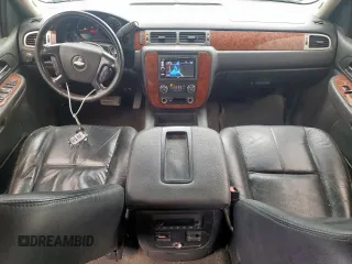 2007 Chevrolet Avalanche 2LT with VIN 3GNEC12J87G213560, listed as a Copart auction lot 61036875 with 203,198 mi miles and Salvage title. Bid and sale history available at DreamBid. Image 8.