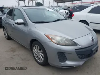 2012 Mazda 3 i Touring z VIN JM1BL1V85C1547347, wystawiony jako IAAI lot #42461435 z przebiegiem 141 842 mil mil oraz . Historia ofert i sprzedaży dostępna na DreamBid. Obrazek 1.