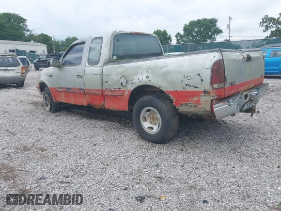 1997 Ford F-150 XL with VIN 1FTDX1869VNA33231, listed as a IAAI auction lot 42697823 with 149,986 mi miles and . Bid and sale history available at DreamBid. Image 3.
