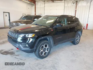 2022 Jeep Compass Trailhawk z VIN 3C4NJDDB7NT193831, wystawiony jako IAAI lot #42244555 z przebiegiem 81 632 mil mil oraz . Historia ofert i sprzedaży dostępna na DreamBid. Obrazek 17.