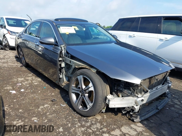 2018 Mercedes-Benz E 300 с VIN WDDZF4JB6JA301158, выставлен на аукционе IAAI как лот 42150013 с пробегом 80 872 миль миль и . История ставок и продаж доступна на DreamBid. Изображение 1.