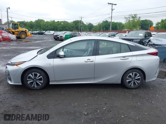 2017 Toyota Prius Plus z VIN JTDKARFPXH3034892, wystawiony jako IAAI lot #42376800 z przebiegiem 65 548 mil mil oraz . Historia ofert i sprzedaży dostępna na DreamBid. Obrazek 14.