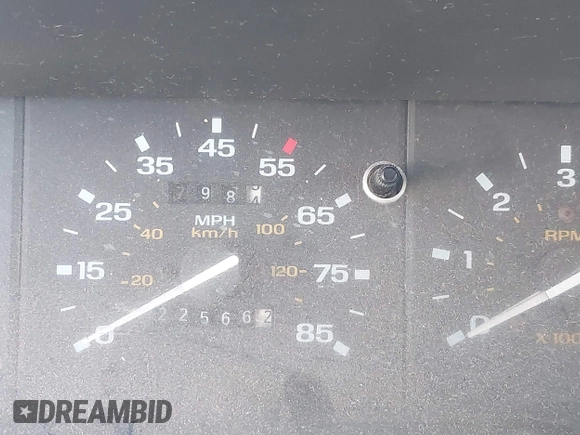 1992 Ford Explorer Eddie Bauer z VIN 1FMDU34X5NUB84863, wystawiony jako IAAI lot #42449670 z przebiegiem 22 566 mil mil oraz . Historia ofert i sprzedaży dostępna na DreamBid. Obrazek 7.
