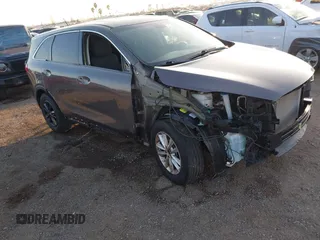 2019 Kia Sorento LX with VIN 5XYPG4A37KG552232, listed as a IAAI auction lot 41627379 with 58,514 mi miles. Bid and sale history available at carsss.com. Image 6.