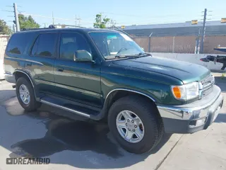 2001 Toyota 4Runner SR5 with VIN JT3GN86R310204401, listed as a IAAI auction lot 42034528 with 133,991 mi miles. Bid and sale history available at carsss.com. Image 1.