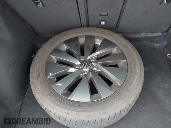 2024 Volkswagen Taos S z VIN 3VV5X7B26RM037123, wystawiony jako IAAI lot #42447853 z przebiegiem 32 395 mil mil oraz . Historia ofert i sprzedaży dostępna na DreamBid. Obrazek 12.