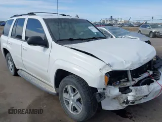 2007 Chevrolet TrailBlazer LS with VIN 1GNDT13S972186722, listed as a IAAI auction lot 41824187 with 184,973 mi miles. Bid and sale history available at carsss.com. Image 1.