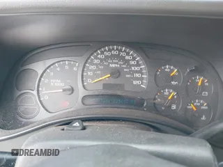 2005 Chevrolet Silverado 1500 LS with VIN 2GCEC13T351325486, listed as a IAAI auction lot 42099314 with 225,697 mi miles. Bid and sale history available at carsss.com. Image 7.