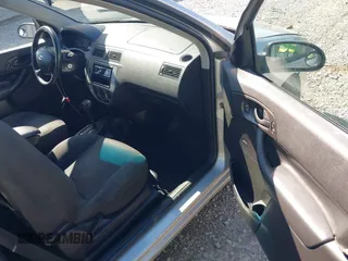 2005 Ford Focus S with VIN 3FAFP31N65R140634, listed as a IAAI auction lot 42126892 with 252,533 mi miles and . Bid and sale history available at carsss.com. Image 5.