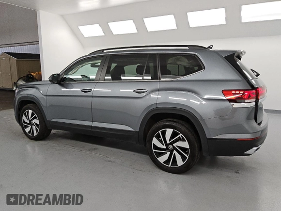 2024 Volkswagen Atlas SE with VIN 1V2WR2CA4RC536380, listed as a Copart auction lot 57678825 with 35,361 mi miles and Clean title. Bid and sale history available at DreamBid. Image 2.