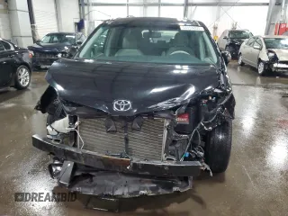 2014 Toyota Sienna LE AAS z VIN 5TDKK3DC0ES432309, wystawiony jako Copart lot #54094805 z przebiegiem 139 342 mil mil oraz Szkoda całkowita • Salvage title. Historia ofert i sprzedaży dostępna na DreamBid. Obrazek 5.