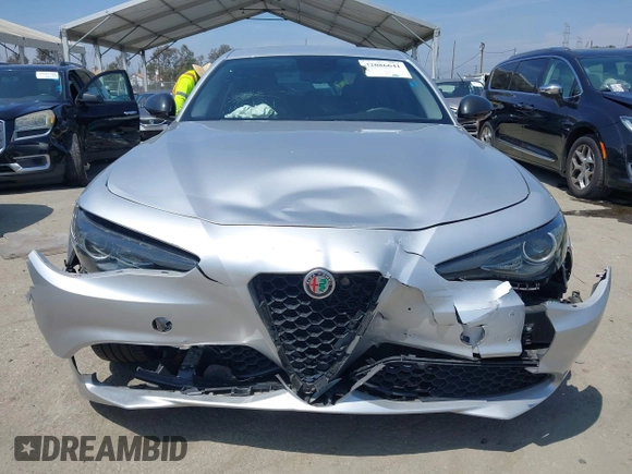 2019 Alfa Romeo Giulia z VIN ZARFAMAN7K7609854, wystawiony jako IAAI lot #42086641 z przebiegiem 45 398 mil mil oraz . Historia ofert i sprzedaży dostępna na DreamBid. Obrazek 12.