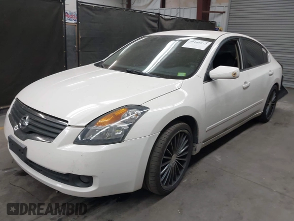 2008 Nissan Altima 2.5 with VIN 1N4AL21E68C230515, listed as a IAAI auction lot 39448523 with 170,916 mi miles. Bid and sale history available at carsss.com. Image 2.