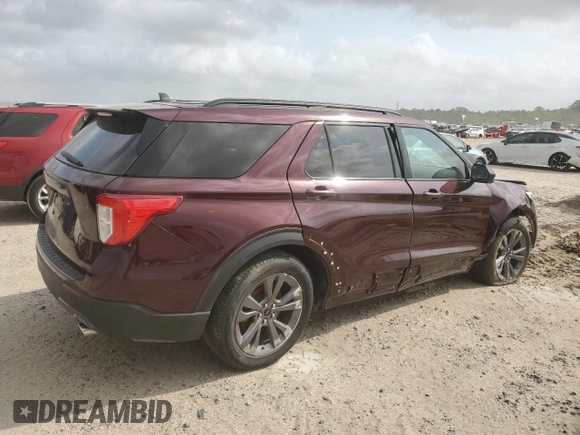 2022 Ford Explorer XLT with VIN 1FMSK7DH6NGA63920, listed as a Copart auction lot 51870815 with 30,619 mi miles and Salvage Title. Bid and sale history available at carsss.com. Image 3.