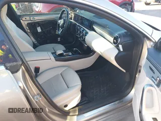 2020 Mercedes-Benz CLA 250 z VIN WDD5J4HB1LN036082, wystawiony jako IAAI lot #41528585 z przebiegiem 44 600 mil mil oraz . Historia ofert i sprzedaży dostępna na DreamBid. Obrazek 5.