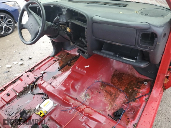 1998 Chevrolet S-10 with VIN 1GCCS14X9WK162503, listed as a Copart auction lot 81300144 with 0 mi miles and Non Repairable. Bid and sale history available at carsss.com. Image 8.