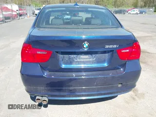 2011 BMW 3 Series 328i xDrive with VIN WBAPK5G5XBNN79573, listed as a IAAI auction lot 42130812 with 88,206 mi miles. Bid and sale history available at carsss.com. Image 16.