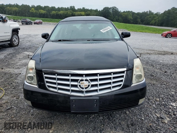 2011 Cadillac DTS Professional Limousine z VIN 1GE9K9C64BU550391, wystawiony jako Copart lot #64966434 z przebiegiem 54 121 mil mil oraz Tytuł czysty. Historia ofert i sprzedaży dostępna na DreamBid. Obrazek 5.