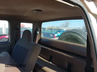 1997 Ford F-250 z VIN 1FTHX25G1VEC11525, wystawiony jako IAAI lot #42063357 z przebiegiem 226 222 mil mil oraz . Historia ofert i sprzedaży dostępna na DreamBid. Obrazek 8.