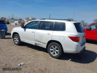 2010 Toyota Highlander with VIN 5TDBK3EH5AS036283, listed as a IAAI auction lot 41752471 with 270,323 mi miles. Bid and sale history available at carsss.com. Image 3.