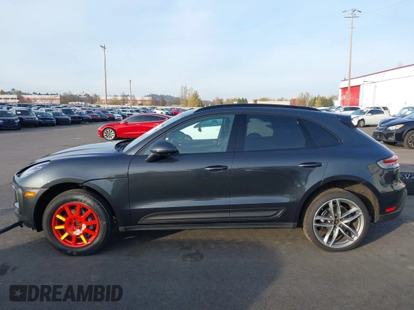 2022 Porsche Macan with VIN WP1AA2A55NLB07718, listed as a IAAI auction lot 40813536 with 15,336 mi miles. Bid and sale history available at carsss.com. Image 15.