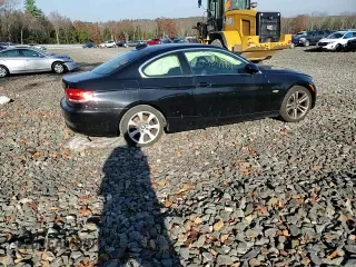 2008 BMW 3 Series 328xi z VIN WBAWV53578P079392, wystawiony jako Copart lot #77934964 z przebiegiem 140 381 mil mil oraz Szkoda całkowita • Salvage title. Historia ofert i sprzedaży dostępna na DreamBid. Obrazek 11.
