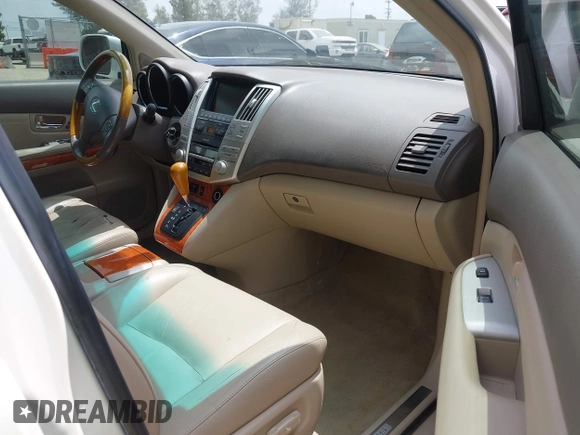 2008 Lexus RX 350 z VIN JTJGK31UX80013763, wystawiony jako IAAI lot #42121125 z przebiegiem 171 038 mil mil oraz . Historia ofert i sprzedaży dostępna na DreamBid. Obrazek 5.