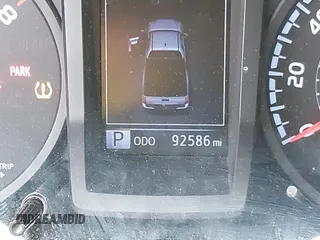 2018 Toyota Tacoma SR z VIN 5TFSX5EN0JX062612, wystawiony jako IAAI lot #41993211 z przebiegiem 92 586 mil mil oraz . Historia ofert i sprzedaży dostępna na DreamBid. Obrazek 15.