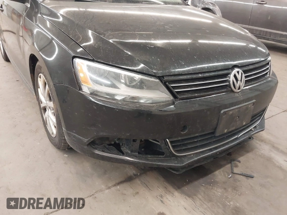 2013 Volkswagen Jetta Sedan SE with VIN 3VWDP7AJ3DM388564, listed as a IAAI auction lot 41781350 with 255,357 mi miles. Bid and sale history available at carsss.com. Image 6.