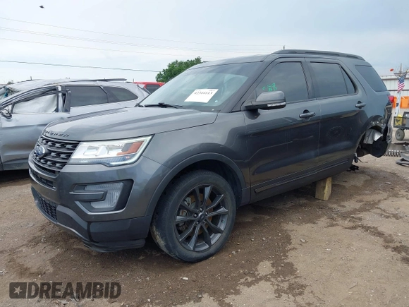2017 Ford Explorer XLT z VIN 1FM5K7D86HGE19218, wystawiony jako IAAI lot #42344113 z przebiegiem 72 614 mil mil oraz . Historia ofert i sprzedaży dostępna na DreamBid. Obrazek 2.