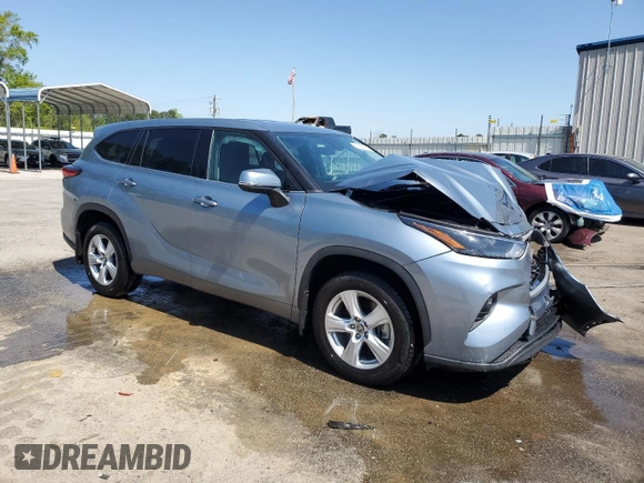2022 Toyota Highlander LE z VIN 5TDBZRBH2NS207659, wystawiony jako Copart lot #52113385 z przebiegiem 31 700 mil mil oraz Szkoda całkowita • Salvage title. Historia ofert i sprzedaży dostępna na DreamBid. Obrazek 4.