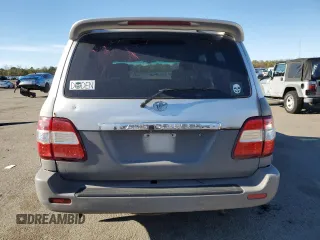 2006 Toyota Land Cruiser with VIN JTEHT05J962080712, listed as a Copart auction lot 82083644 with 252,630 mi miles and Clean Title. Bid and sale history available at carsss.com. Image 6.