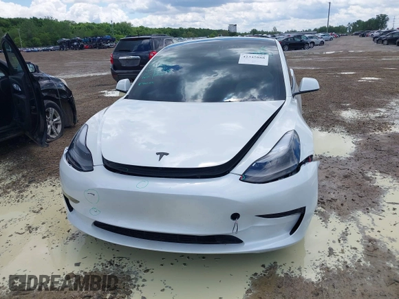 2023 Tesla Model 3 z VIN 5YJ3E1EA8PF608429, wystawiony jako IAAI lot #42345888 z przebiegiem 14 907 mil mil oraz . Historia ofert i sprzedaży dostępna na DreamBid. Obrazek 6.