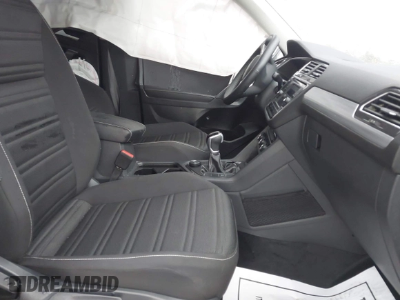 2024 Volkswagen Tiguan S with VIN 3VVFB7AX2RM092023, listed as a IAAI auction lot 41894241 with 10,395 mi miles and . Bid and sale history available at DreamBid. Image 5.