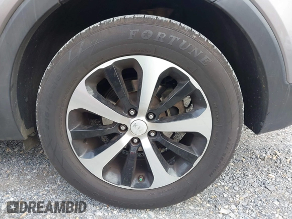 2016 Kia Sorento EX with VIN 5XYPH4A57GG107009, listed as a IAAI auction lot 40882550 with 163,329 mi miles. Bid and sale history available at carsss.com. Image 12.
