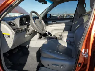 2009 Kia Borrego EX with VIN KNDJH741995027674, listed as a Copart auction lot 42526135 with 118,135 mi miles and Salvage Title. Bid and sale history available at DreamBid. Image 7.
