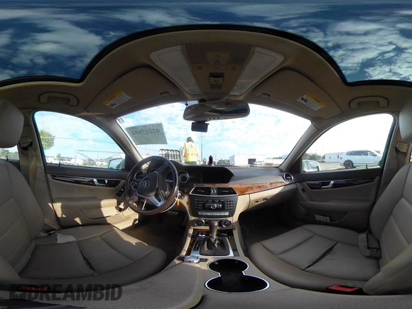 2012 Mercedes-Benz C 300 Sport с VIN WDDGF8BB0CR198952, выставлен на аукционе IAAI как лот 42217652 с пробегом 138 919 миль миль и . История ставок и продаж доступна на DreamBid. Изображение 18.