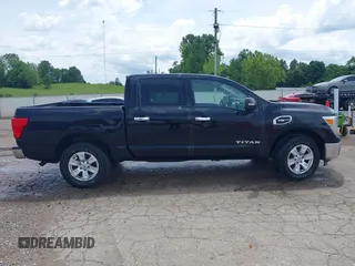 2017 Nissan Titan SV z VIN 1N6AA1EJ6HN544166, wystawiony jako IAAI lot #42160470 z przebiegiem 147 623 mil mil oraz . Historia ofert i sprzedaży dostępna na DreamBid. Obrazek 13.