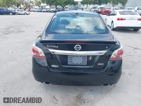 2015 Nissan Altima S z VIN 1N4AL3AP0FC499341, wystawiony jako IAAI lot #42322450 z przebiegiem 136 943 mil mil oraz . Historia ofert i sprzedaży dostępna na DreamBid. Obrazek 16.