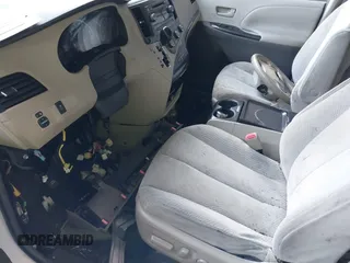 2011 Toyota Sienna LE AAS с VIN 5TDKK3DC8BS007447, выставлен на аукционе IAAI как лот 42578515 с пробегом Не указан миль и . История ставок и продаж доступна на DreamBid. Изображение 6.